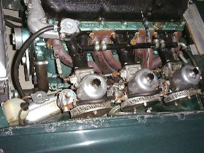 Triple SU carburetor set-up