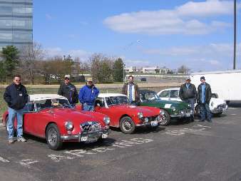 Group of CMGC members and cars at Missouri Endurance Rally