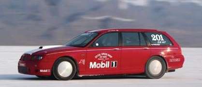 MG ZT-T at speed on Bonneville salt flats