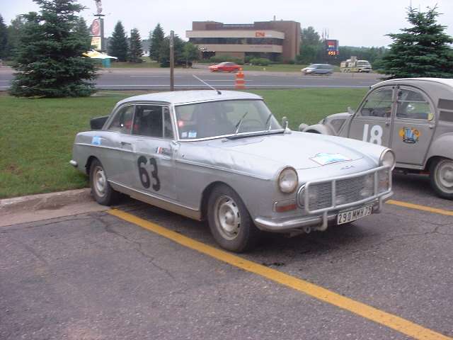 451 Peugot 404 Berline Coupe